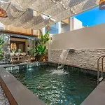Arya Garden شقة