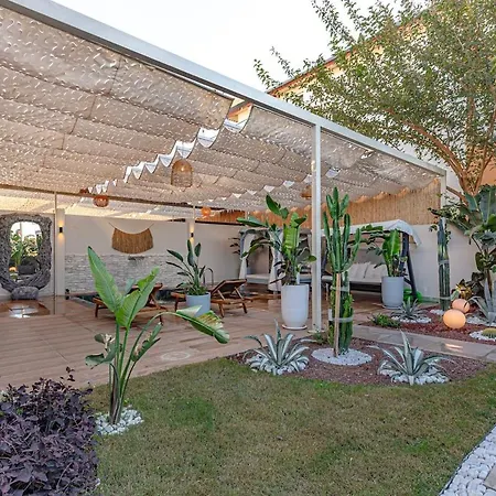 Arya Garden 아파트 *