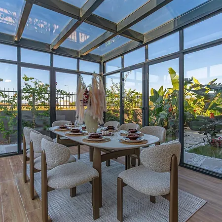 Arya Garden Σιντέ