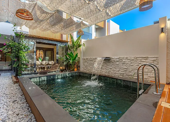 Arya Garden דירה