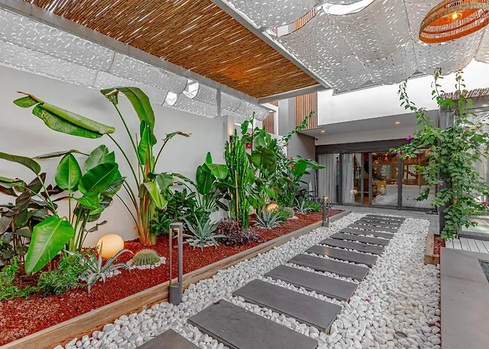 Arya Garden * סייד