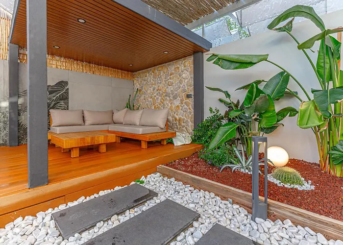 Arya Garden דירה