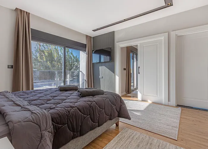 Arya Garden דירה