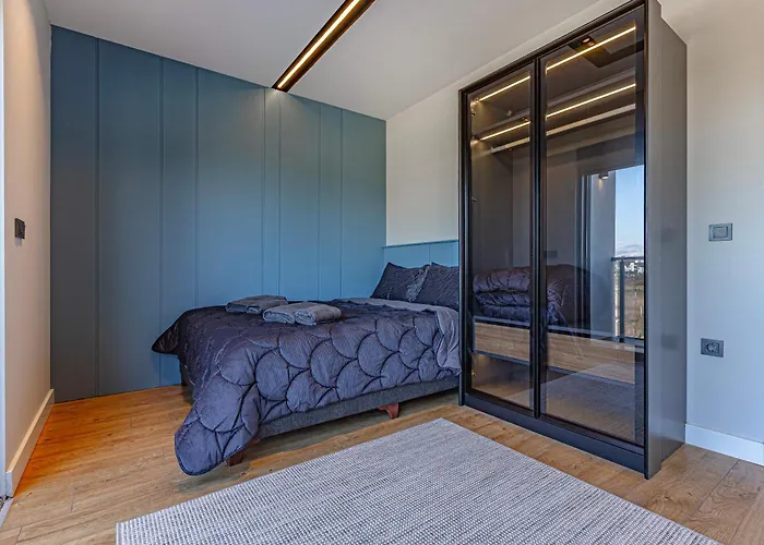 Arya Garden * סייד