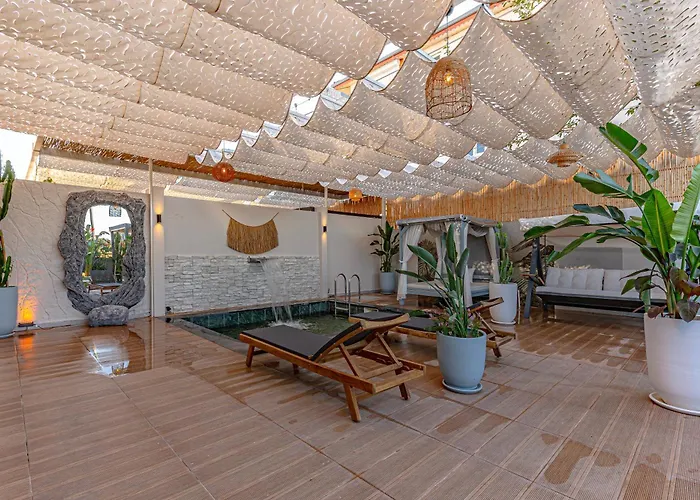 Arya Garden דירה