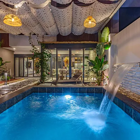 Arya Garden Apartamento Side