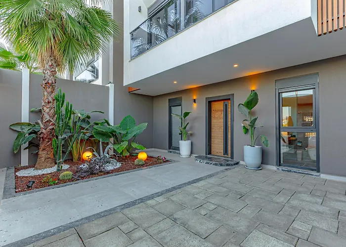 Arya Garden Apartamento Side