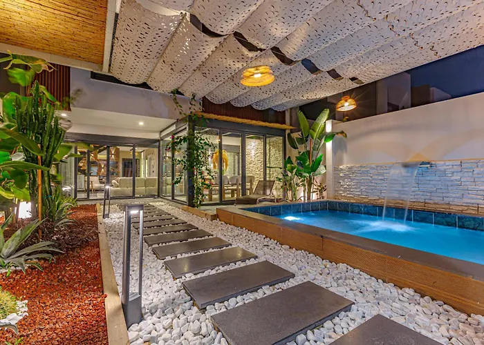 Arya Garden Apartamento Side