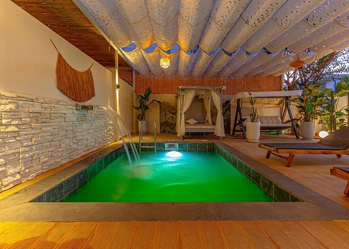 Arya Garden Apartamento Side