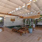 Arya Garden Апартаменти